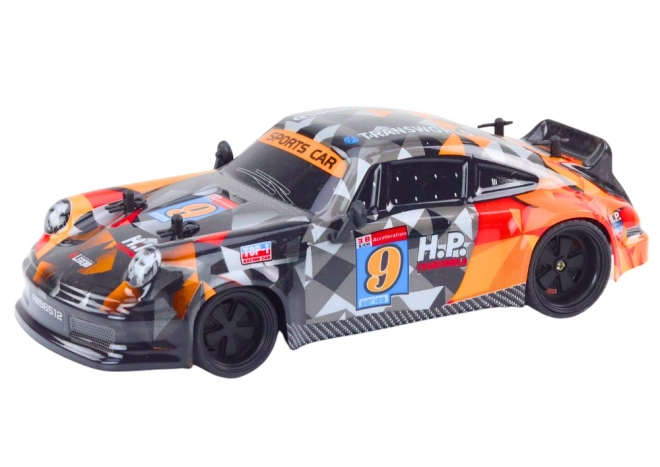 RC auto na dálkové ovládání 1:18 gumová driftovací kola oranžová