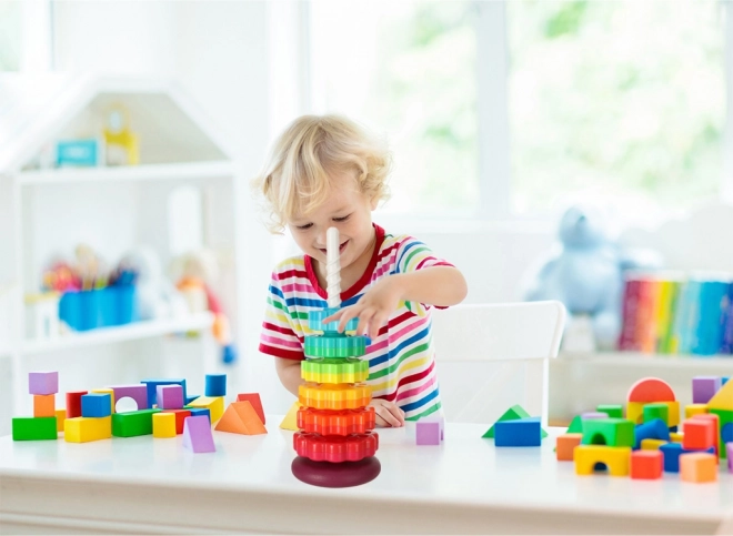 Duhová věž s pyramidou a spirálou na stohování