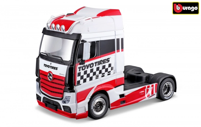 Kamion Bburago MB Actros Gigaspace červeno-bílý