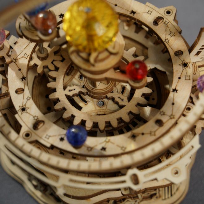 RoboTime 3D skládačka hrací skříňky Historický orloj