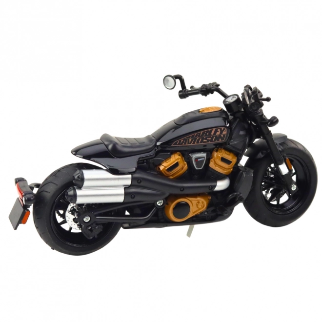 Černý motocykl Chopper se zlatými prvky 1:12